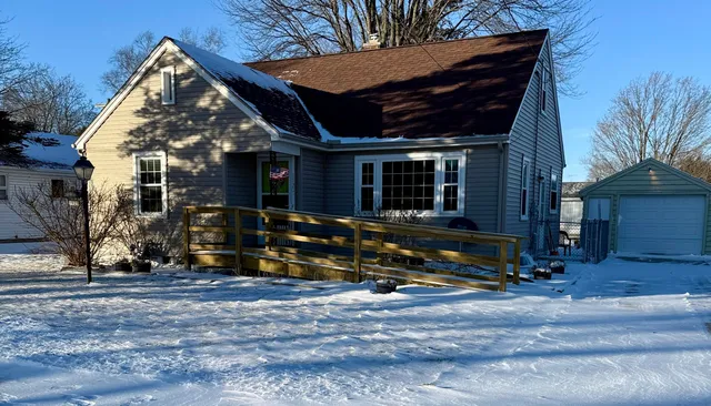 $255,000 | 1720 Viebahn Street, Manitowoc, WI 54220