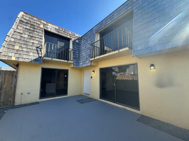 a view of an entrance of the house