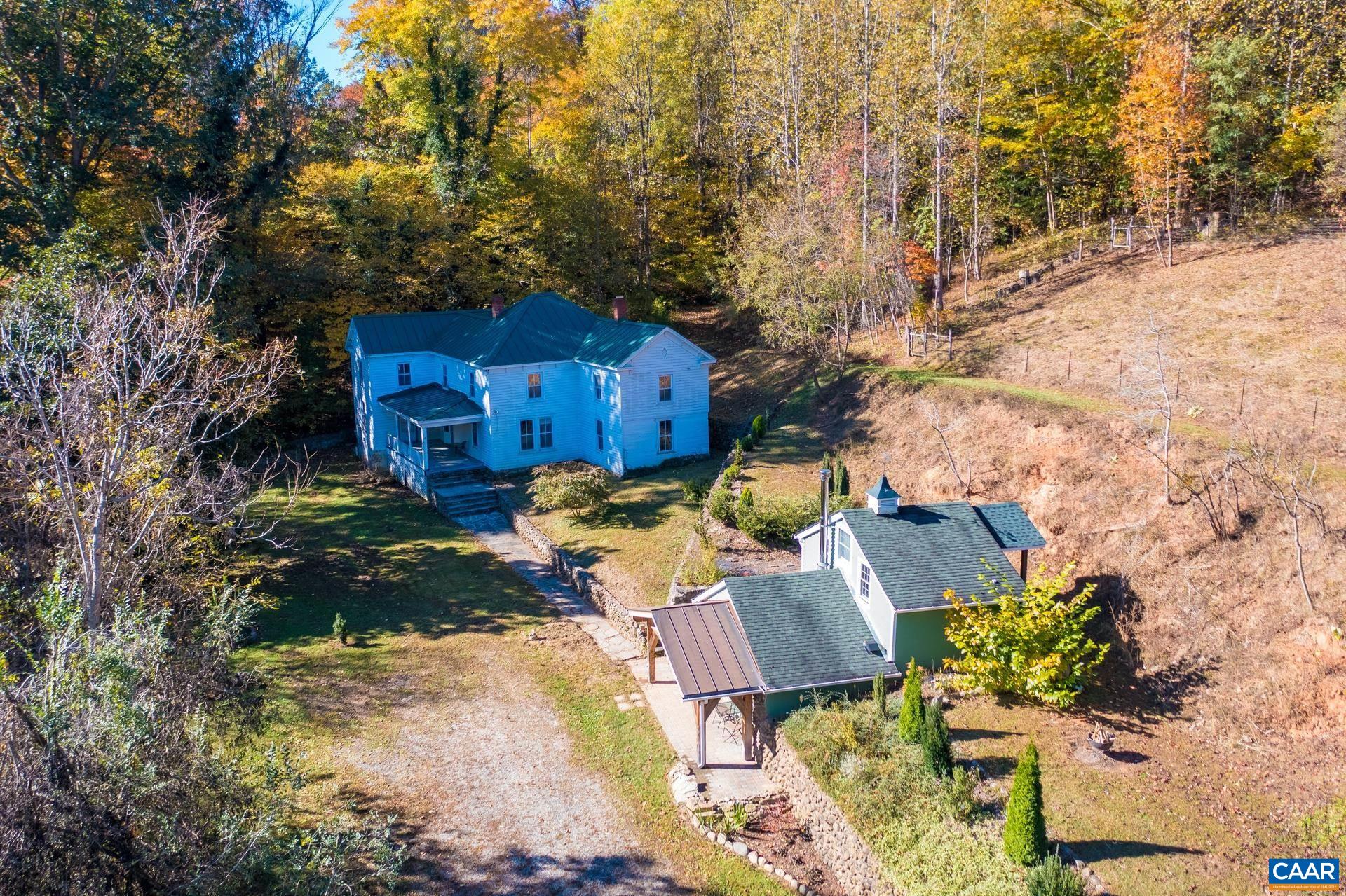 37 Pharsalia Road Roseland, VA 22967 - Photo 2 of 59 a view of balcony with furniture