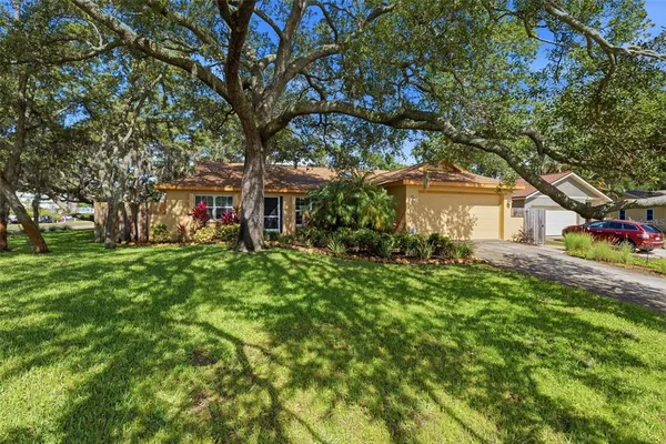 $540,000 | 3301 Briarwood Lane, Safety Harbor, FL 34695