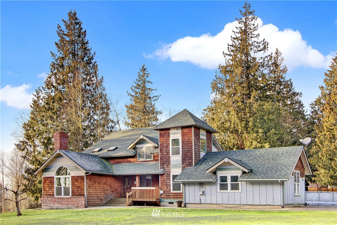 21036 Lake 16 Road Mount Vernon, WA 98274 - Photo 2 of 23 Gallery Image 2