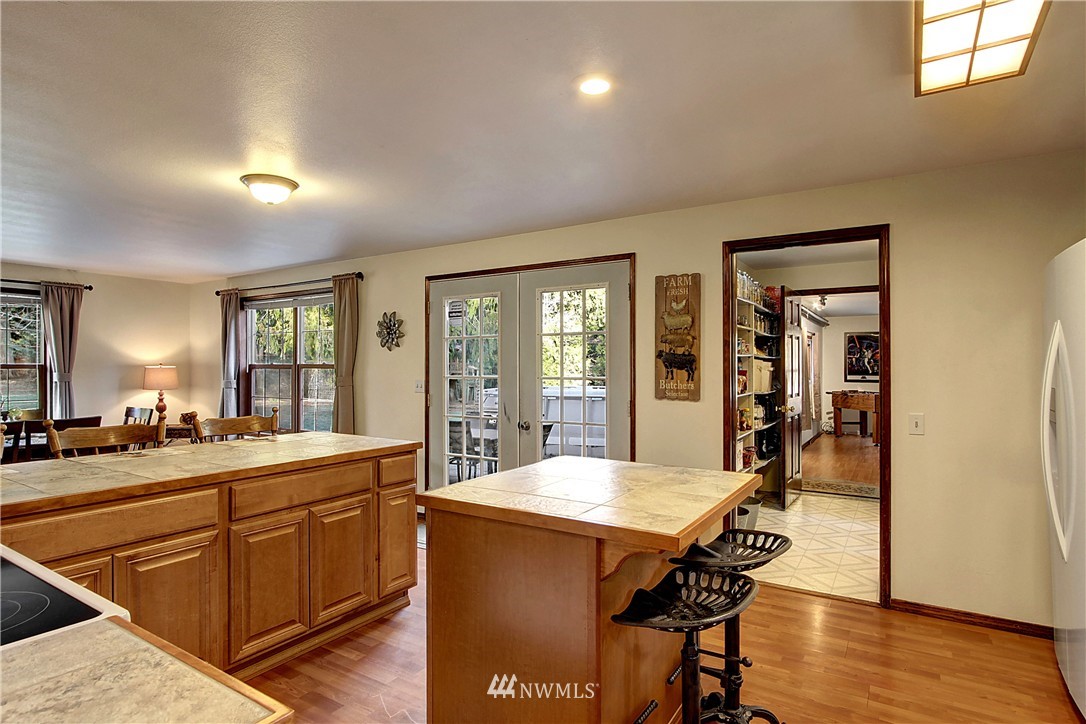 21036 Lake 16 Road Mount Vernon, WA 98274 - Photo 7 of 23 Gallery Image 7
