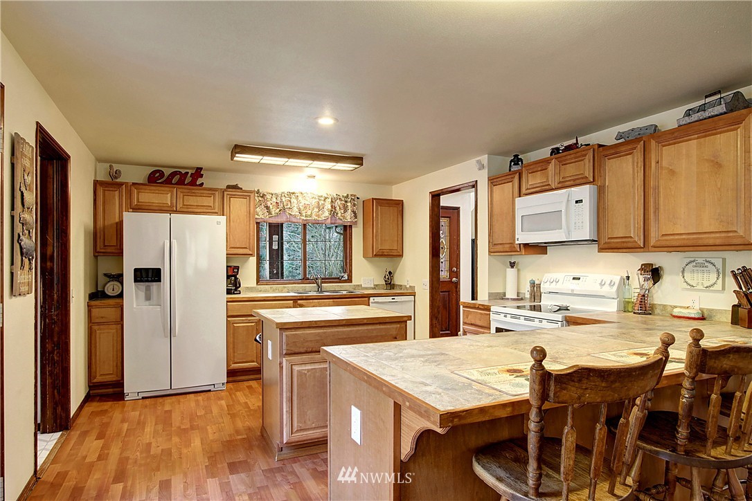 21036 Lake 16 Road Mount Vernon, WA 98274 - Photo 9 of 23 Gallery Image 9