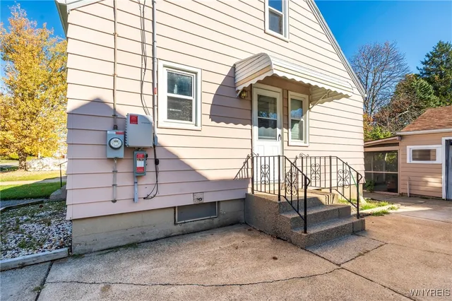 $219,000 | 5645 West Lane, Hamburg, NY 14085