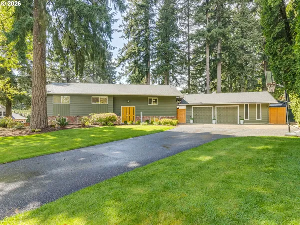 $985,000 | 2414 Southeast Bella Vista Road, Vancouver, WA 98683