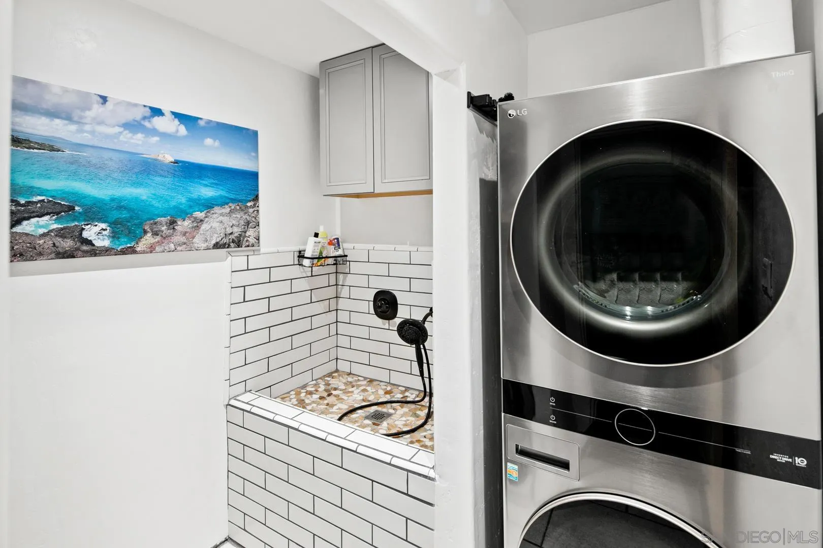 4195 Rochester Road San Diego, CA 92116 - Photo 34 of 39 a utility room with dryer and washer