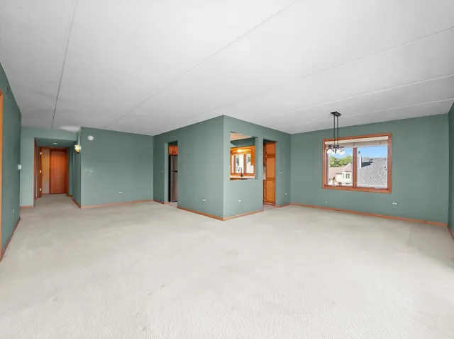 $2,500 | 5360 North Lowell Avenue, Unit 404, Chicago, IL 60630