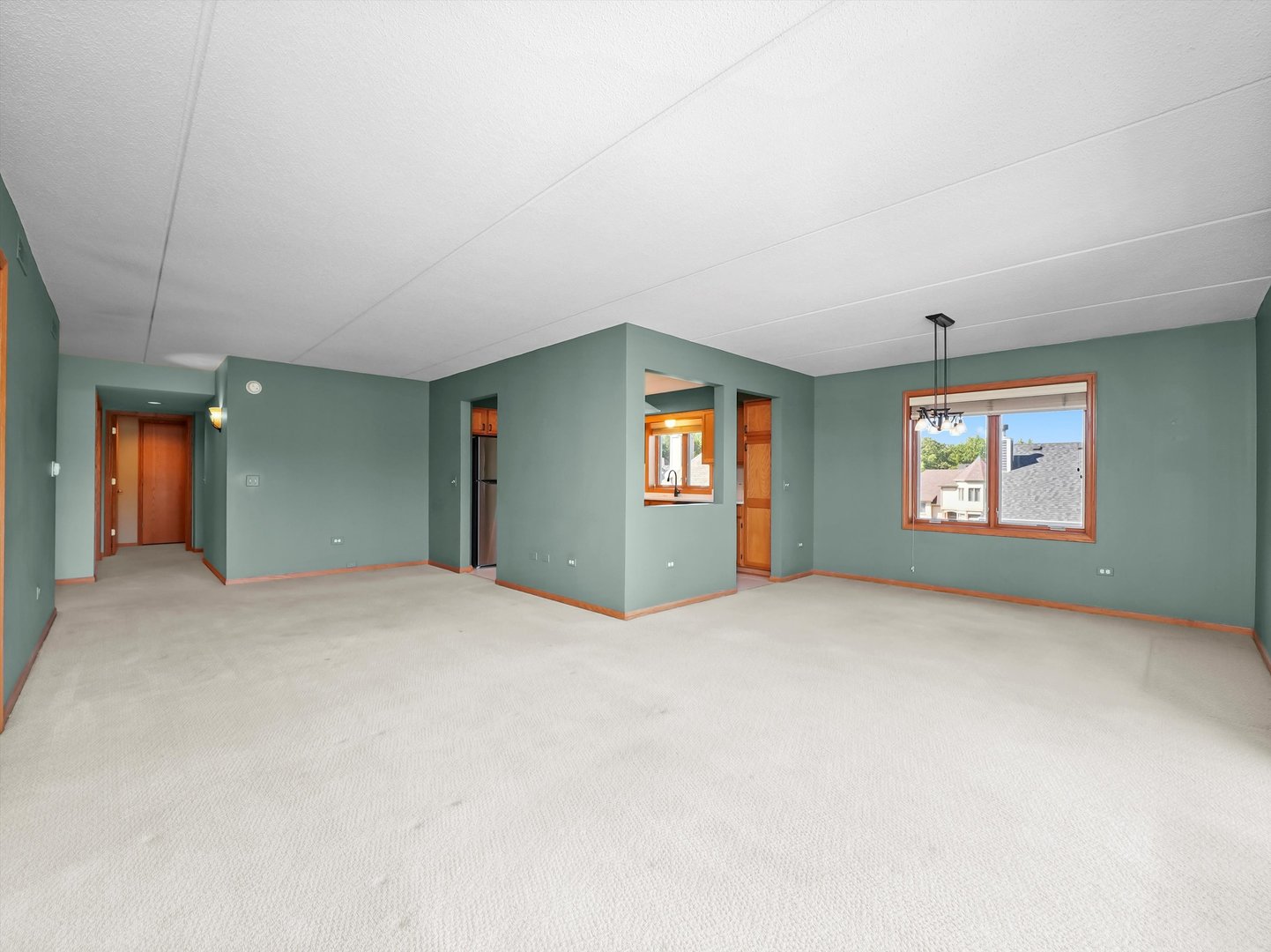 5360 North Lowell Avenue, Unit 404 Chicago, IL 60630 - Photo 2 of 18