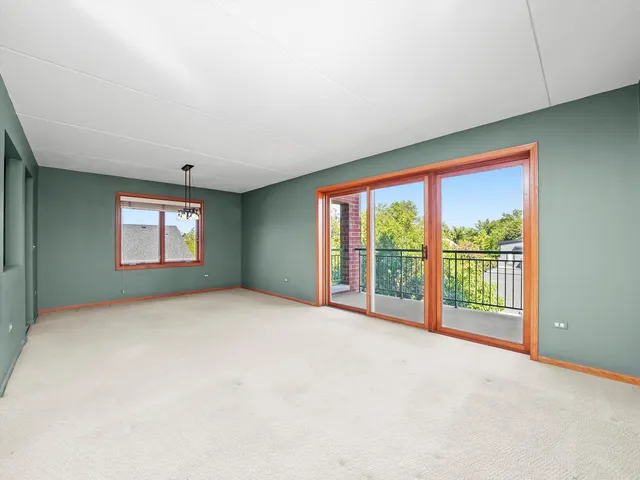 $2,500 | 5360 North Lowell Avenue, Unit 404, Chicago, IL 60630