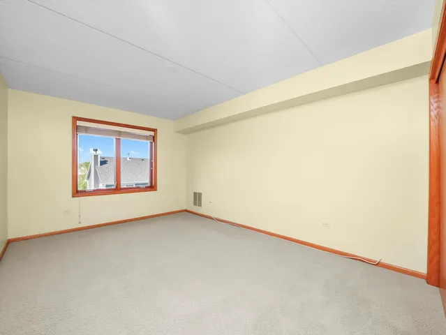 $2,500 | 5360 North Lowell Avenue, Unit 404, Chicago, IL 60630