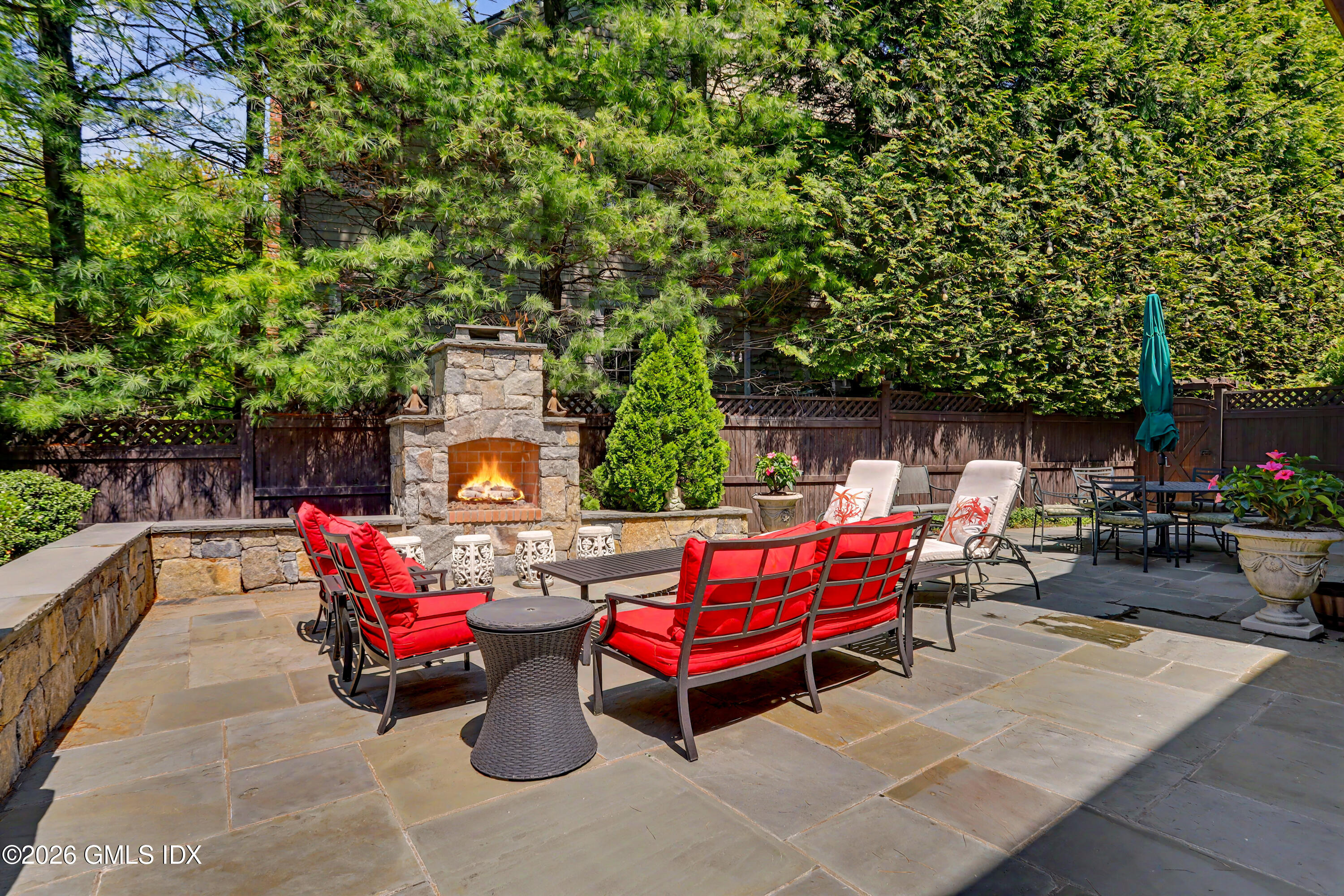 73 Lockwood Road Riverside, CT 06878 - Photo 4 of 47 73 Lockwood Rd
