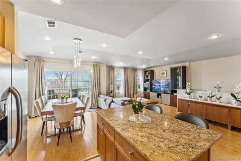 $899,000 | 122-06 Powell Cove Boulevard, Unit 132 | College Point