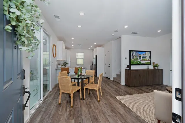 $525,000 | 1588 Parkside Way, Roseville, CA 95747