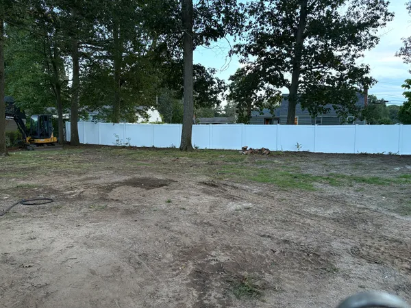 $2,600 | 21 David Street, Enfield, CT 06082