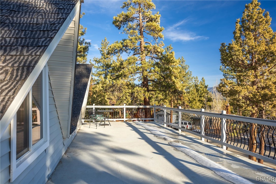 39388 Lodge Road Fawnskin, CA 92333 - Photo 13 of 45 a view of a balcony