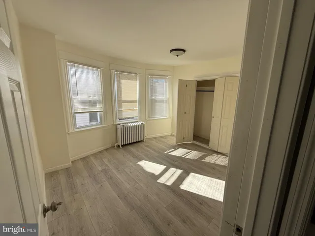 a view of empty room with window