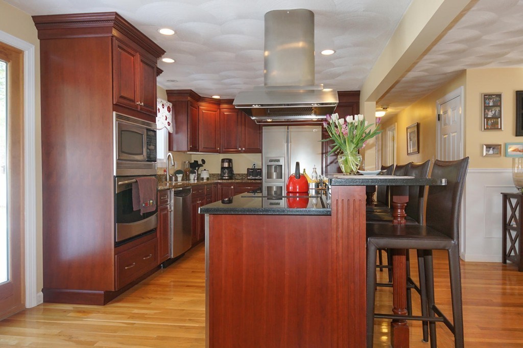 42 College Road Burlington, MA 01803 - Photo 6 of 27 Gallery Image 6