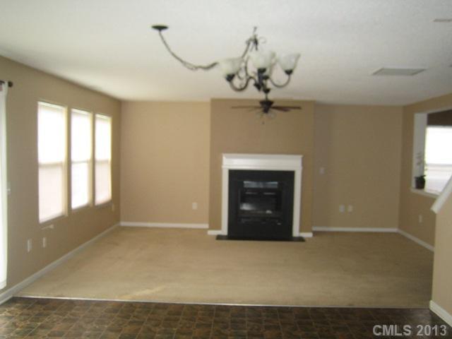 13747 Rutherglen Court Charlotte, NC 28213 - Photo 2 of 6