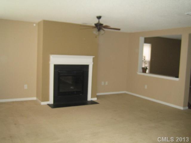 13747 Rutherglen Court Charlotte, NC 28213 - Photo 3 of 6