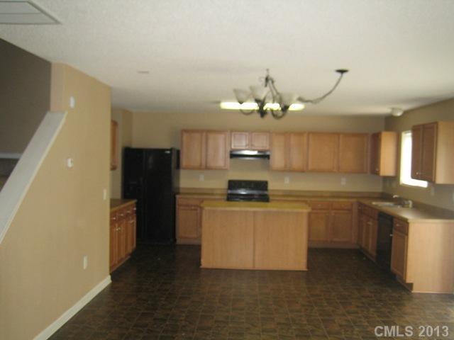 13747 Rutherglen Court Charlotte, NC 28213 - Photo 4 of 6