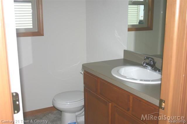 589 Stone Ridge Court, Unit A Almont, MI 48003 - Photo 14 of 17 14.jpg