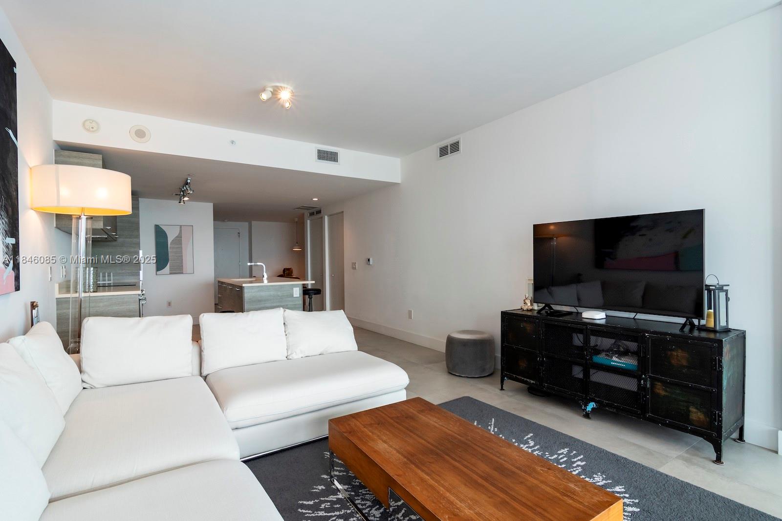 650 Northeast 32nd Street, Unit 4206 Miami, FL 33137 - Photo 7 of 37