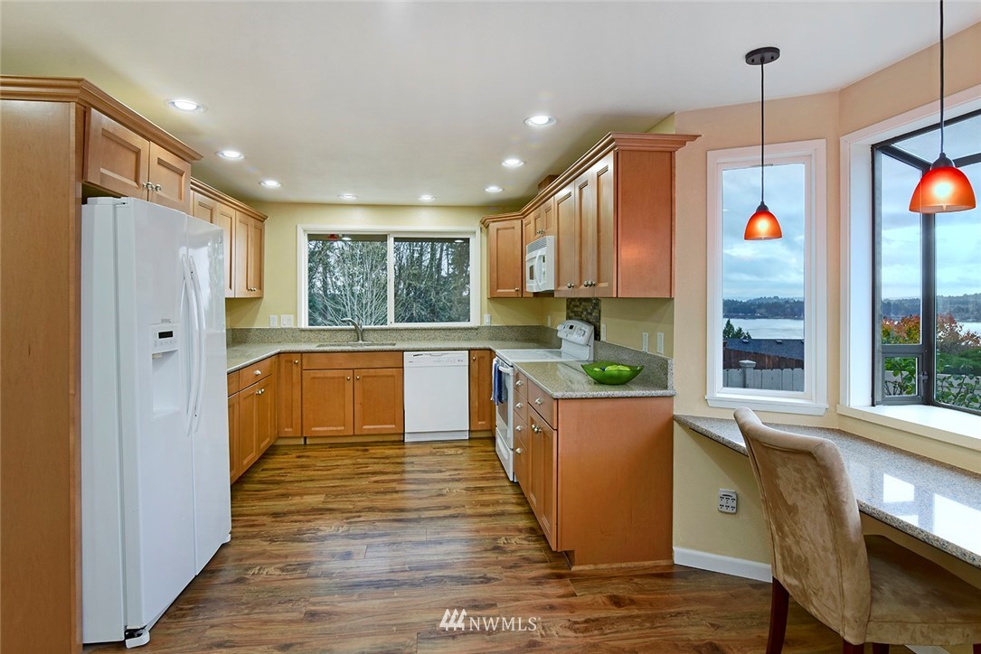 3212 Ridgeview Drive Northeast Bremerton, WA 98310 - Photo 8 of 25 Gallery Image 8