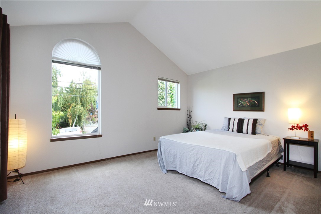 2317 North 56th Street Seattle, WA 98103 - Photo 11 of 21