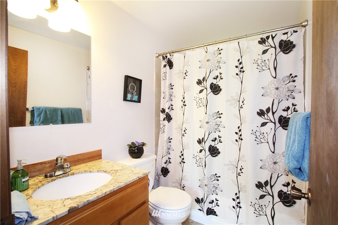 2317 North 56th Street Seattle, WA 98103 - Photo 13 of 21