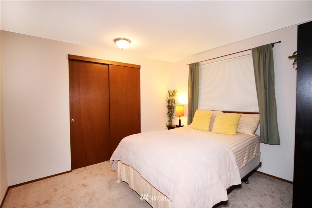 2317 North 56th Street Seattle, WA 98103 - Photo 15 of 21