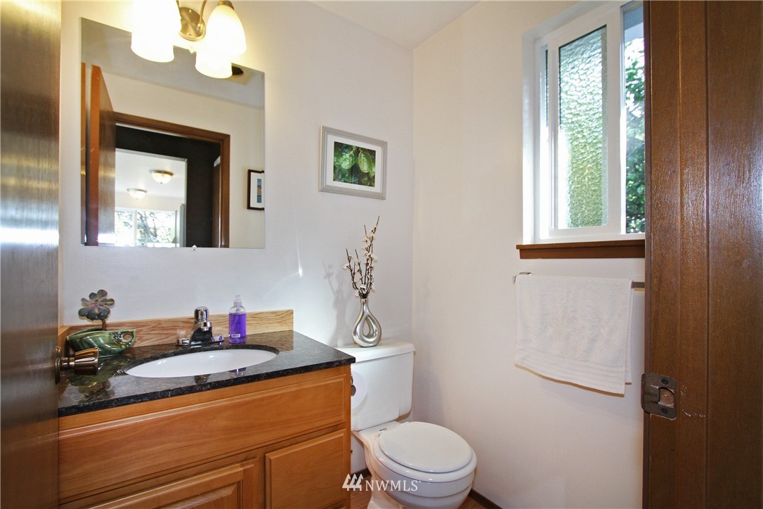 2317 North 56th Street Seattle, WA 98103 - Photo 17 of 21