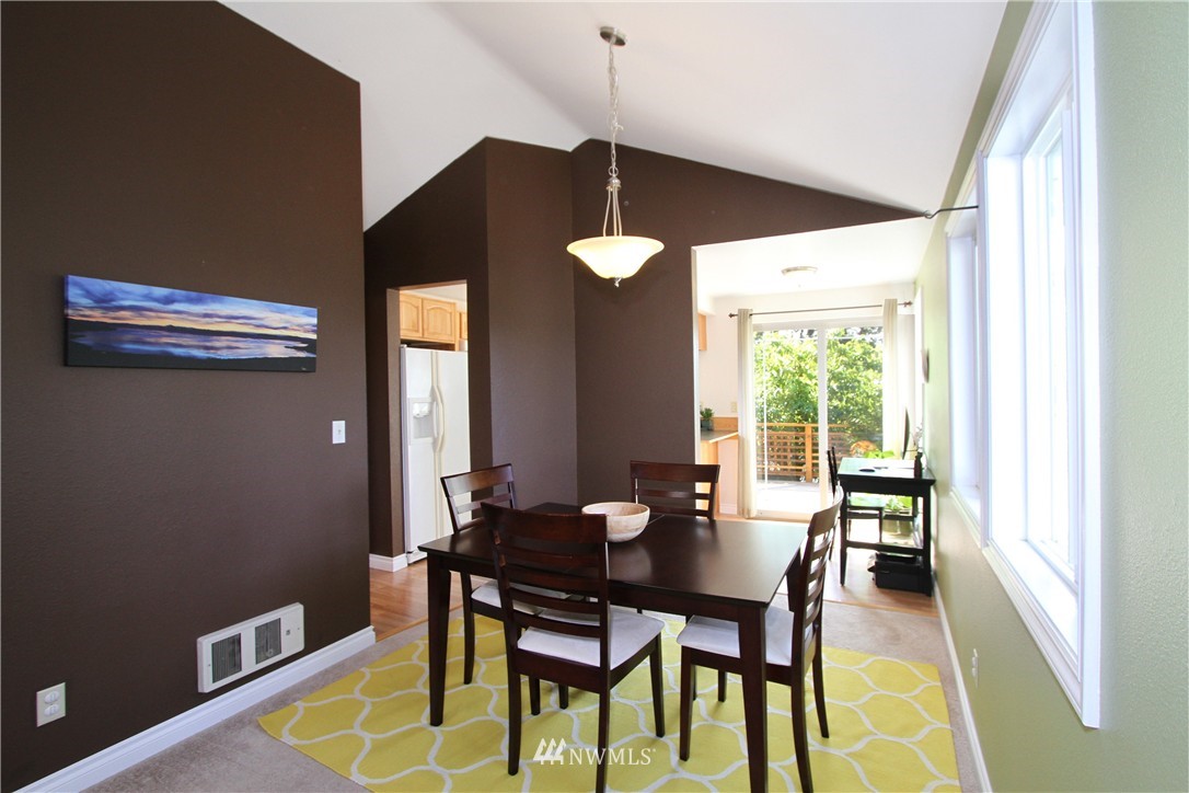 2317 North 56th Street Seattle, WA 98103 - Photo 5 of 21