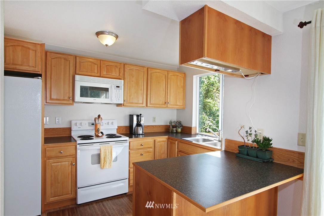 2317 North 56th Street Seattle, WA 98103 - Photo 7 of 21