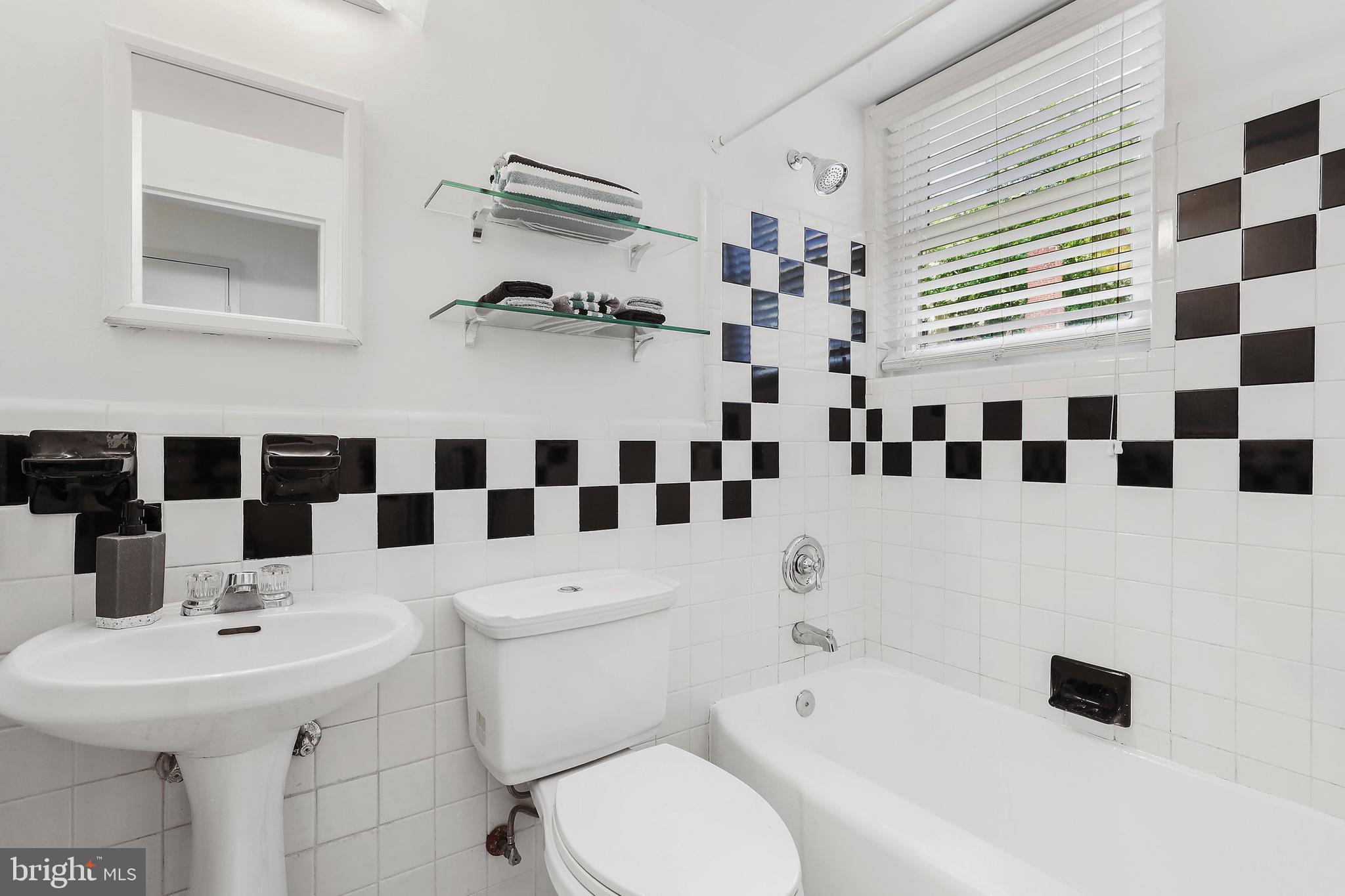 3025 Ontario Road Northwest, Unit 405 Washington, DC 20009 - Photo 18 of 28 Gallery Image 18