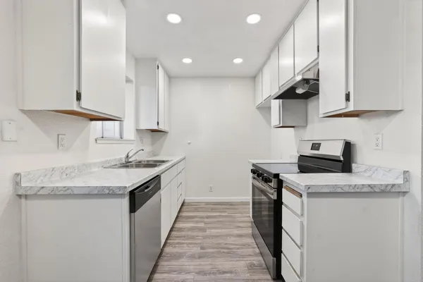 $176,999 | 8264 Center Parkway, Unit 104, Sacramento, CA 95823