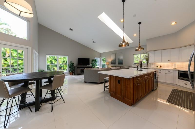 4622 Northwest 26th Way Boca Raton, FL 33434 - Photo 9 of 35 Kitchen-Breakfast-Family