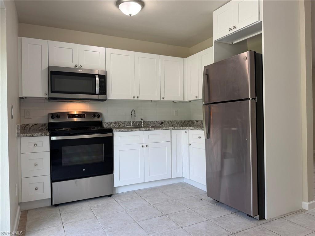 2601 47th Terrace Southwest, Unit B Naples, FL 34116 - Photo 3 of 20