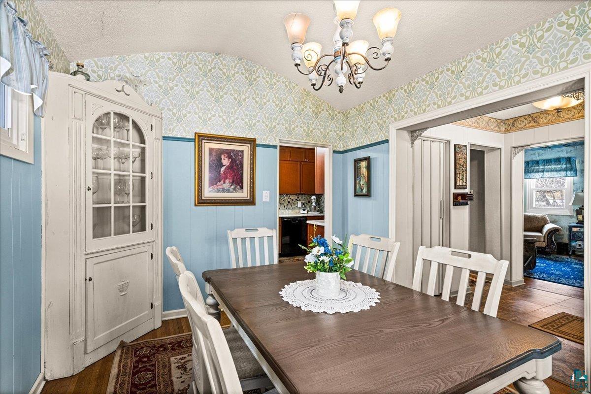 4010 Robinson Street Duluth, MN 55804 - Photo 11 of 35