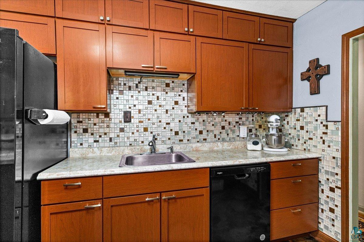 4010 Robinson Street Duluth, MN 55804 - Photo 12 of 35