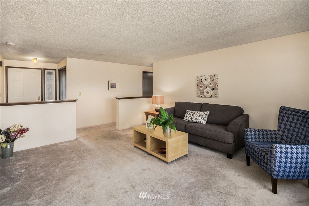17806 Southeast 146th Street Renton, WA 98059 - Photo 3 of 21