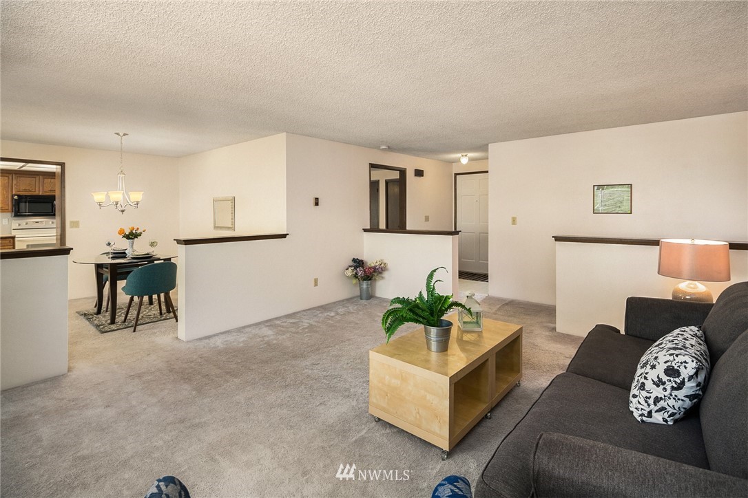 17806 Southeast 146th Street Renton, WA 98059 - Photo 4 of 21