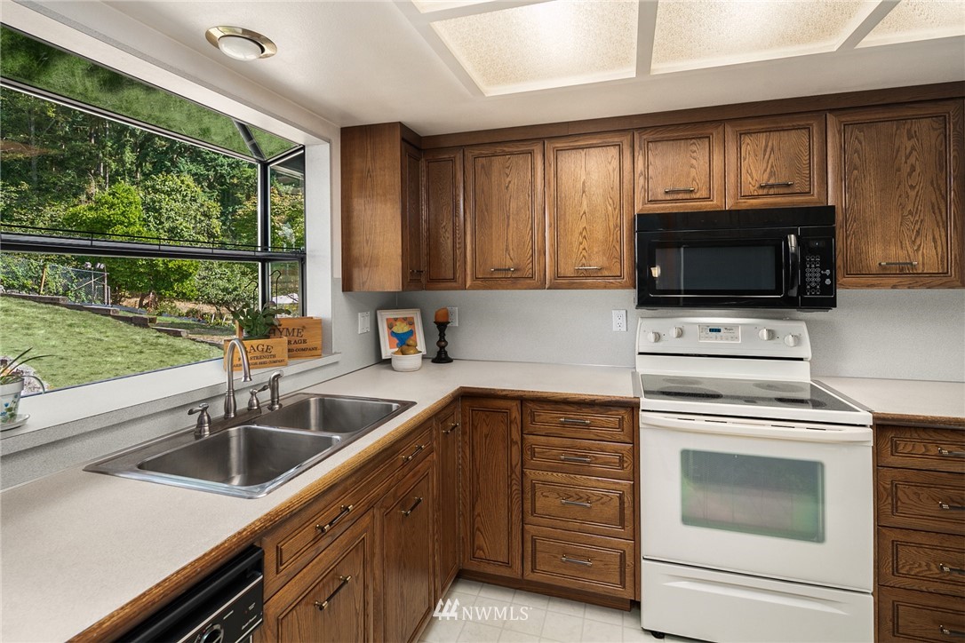 17806 Southeast 146th Street Renton, WA 98059 - Photo 8 of 21