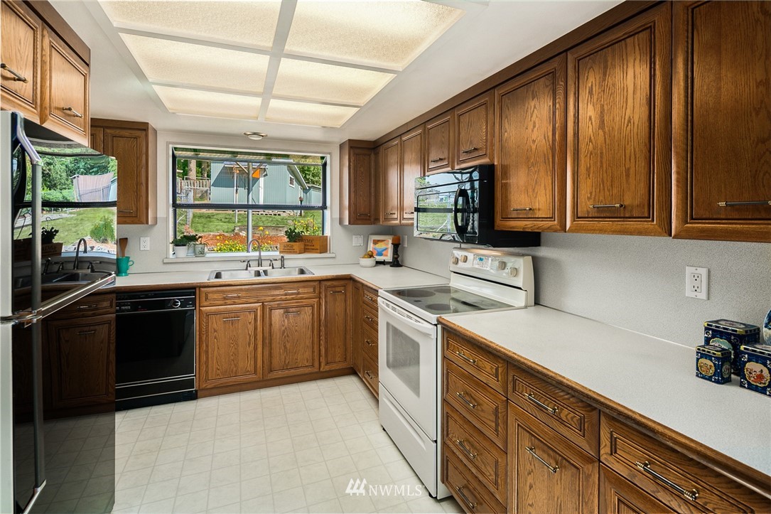 17806 Southeast 146th Street Renton, WA 98059 - Photo 9 of 21