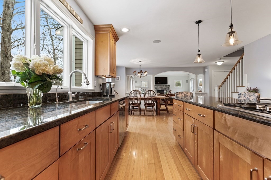 320 Gannett Road Scituate, MA 02066 - Photo 11 of 32 Gallery Image 11