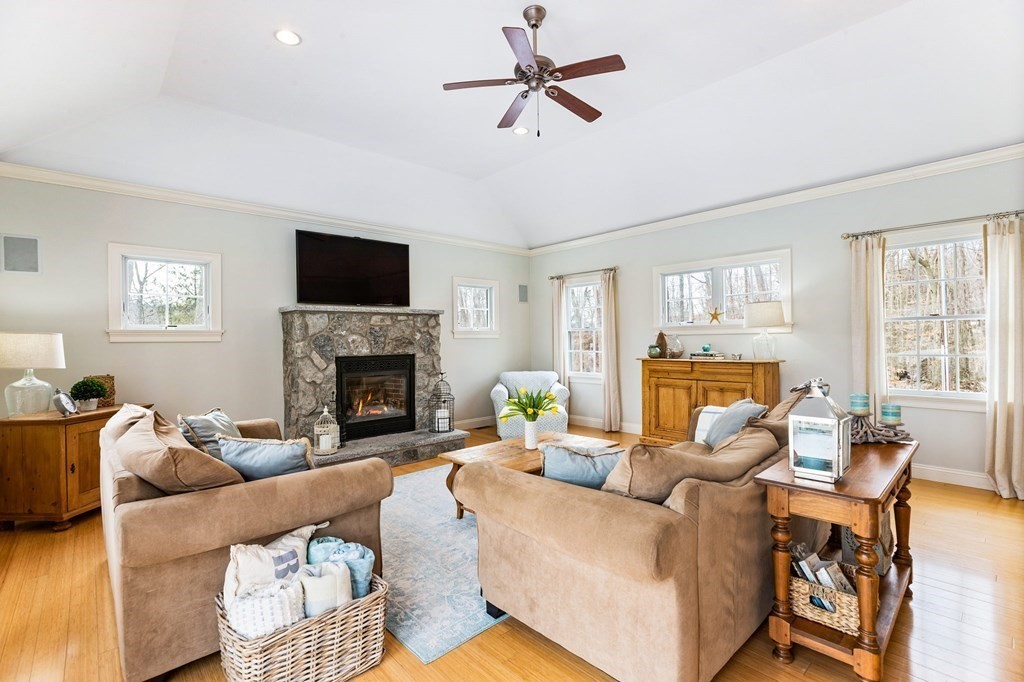 320 Gannett Road Scituate, MA 02066 - Photo 4 of 32 Gallery Image 4