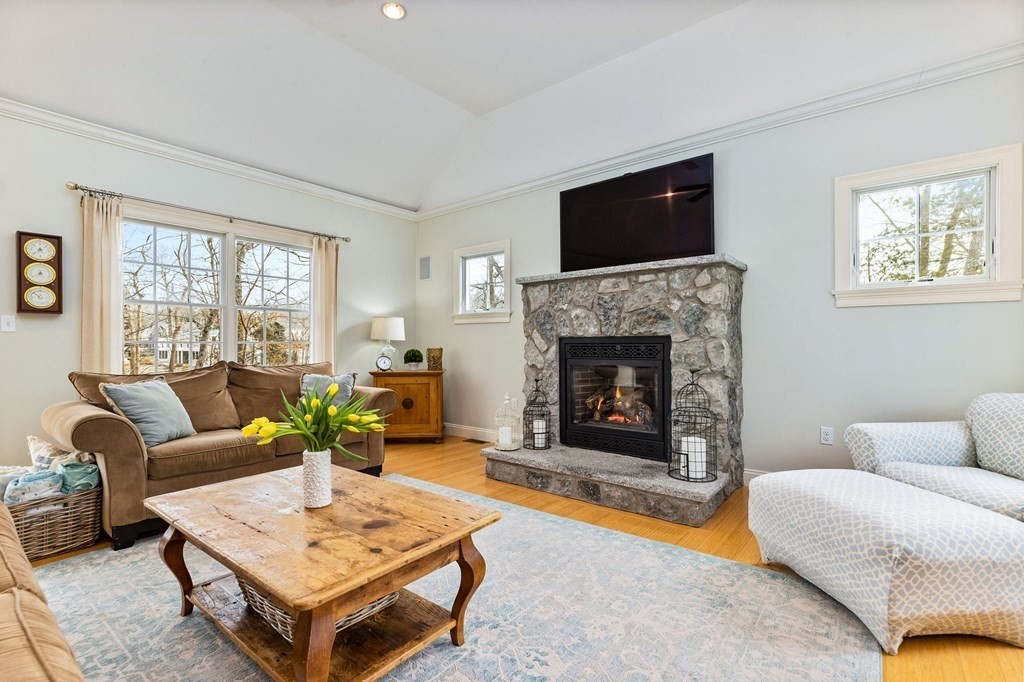 320 Gannett Road Scituate, MA 02066 - Photo 5 of 32 Gallery Image 5