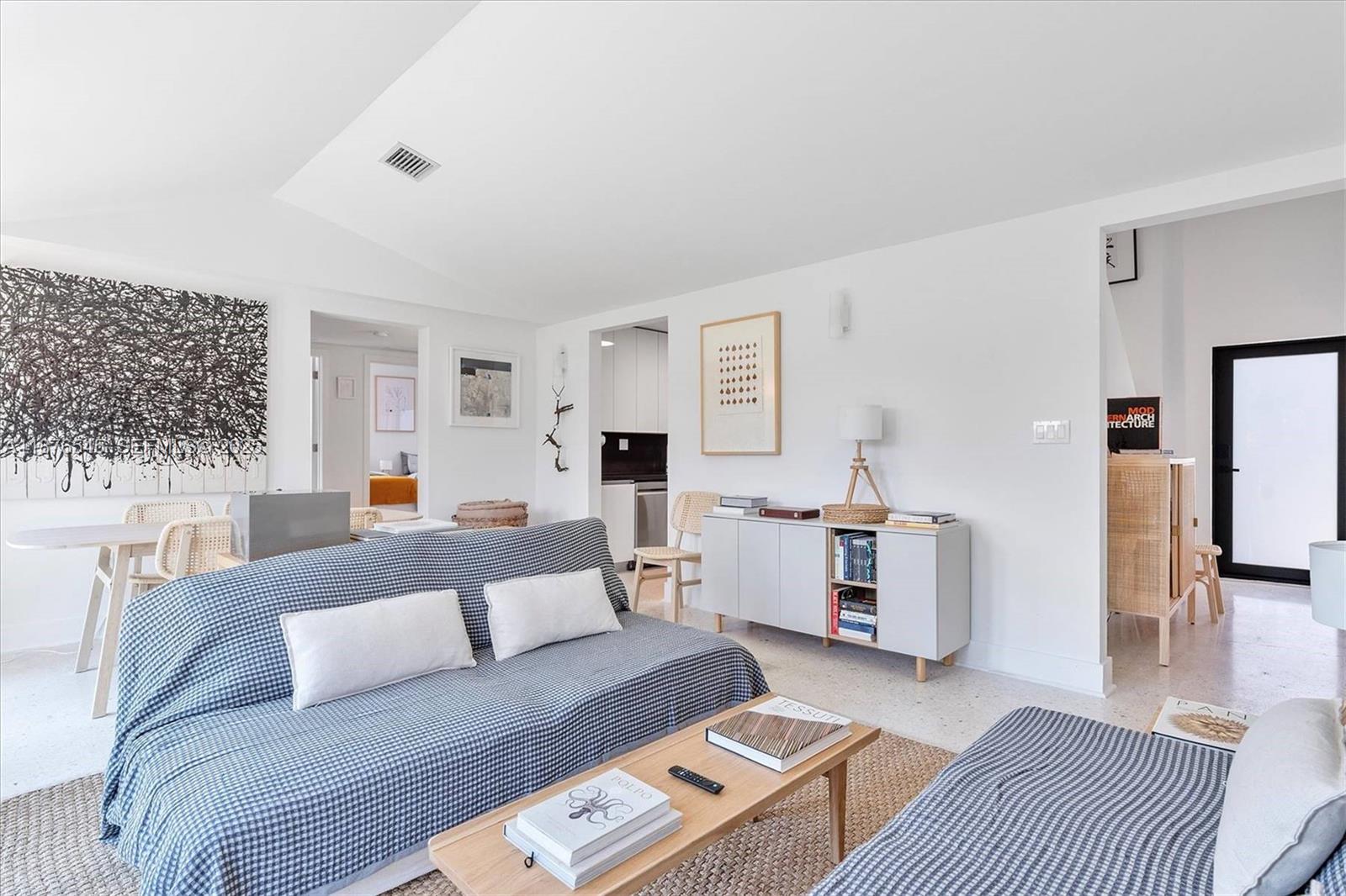 1076 Northwest 55th Street Miami, FL 33127 - Photo 18 of 96