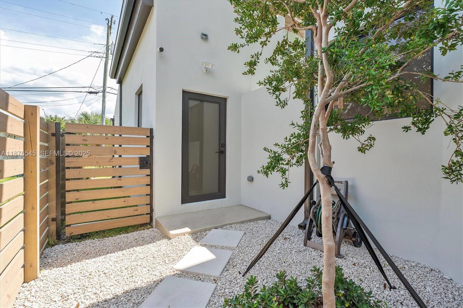 1076 Northwest 55th Street Miami, FL 33127 - Photo 7 of 96