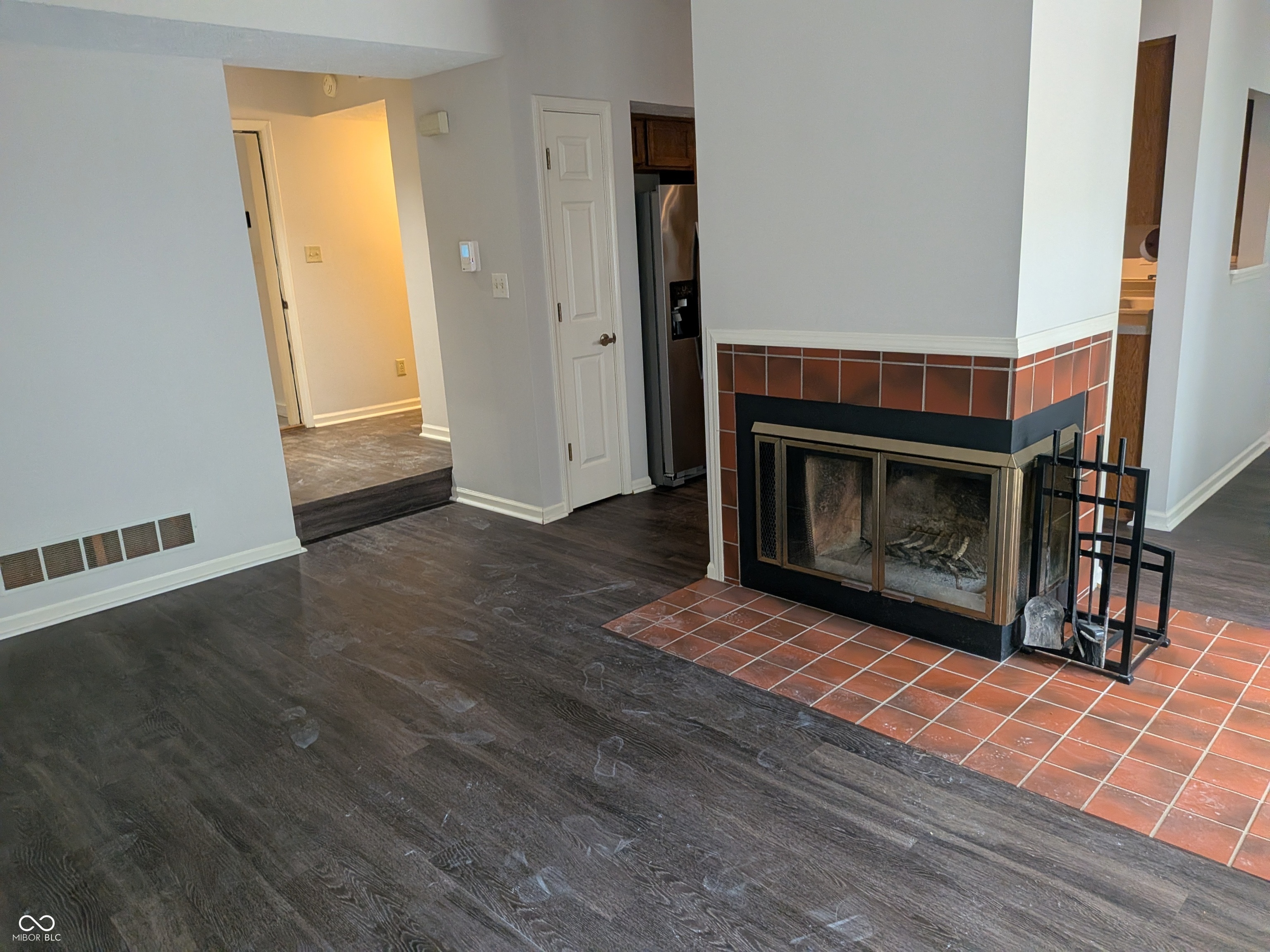 9464 Maple Way Indianapolis, IN 46268 - Photo 11 of 24 Gallery Image 11