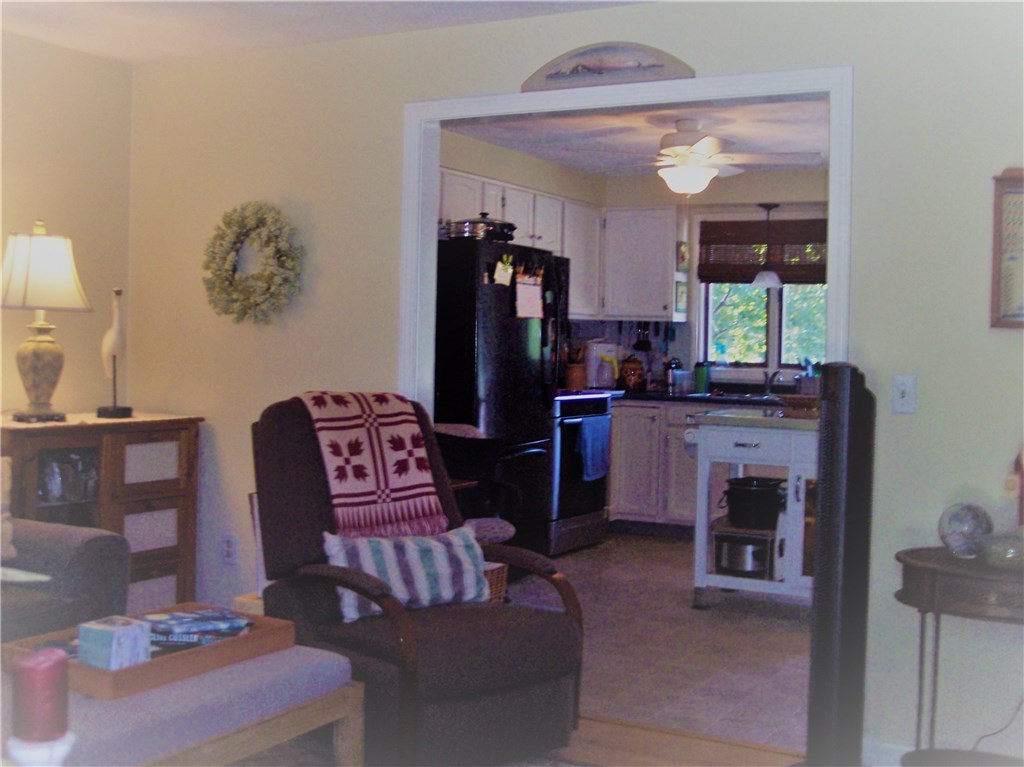 44 Fales Road Bristol, RI 02809 - Photo 3 of 19